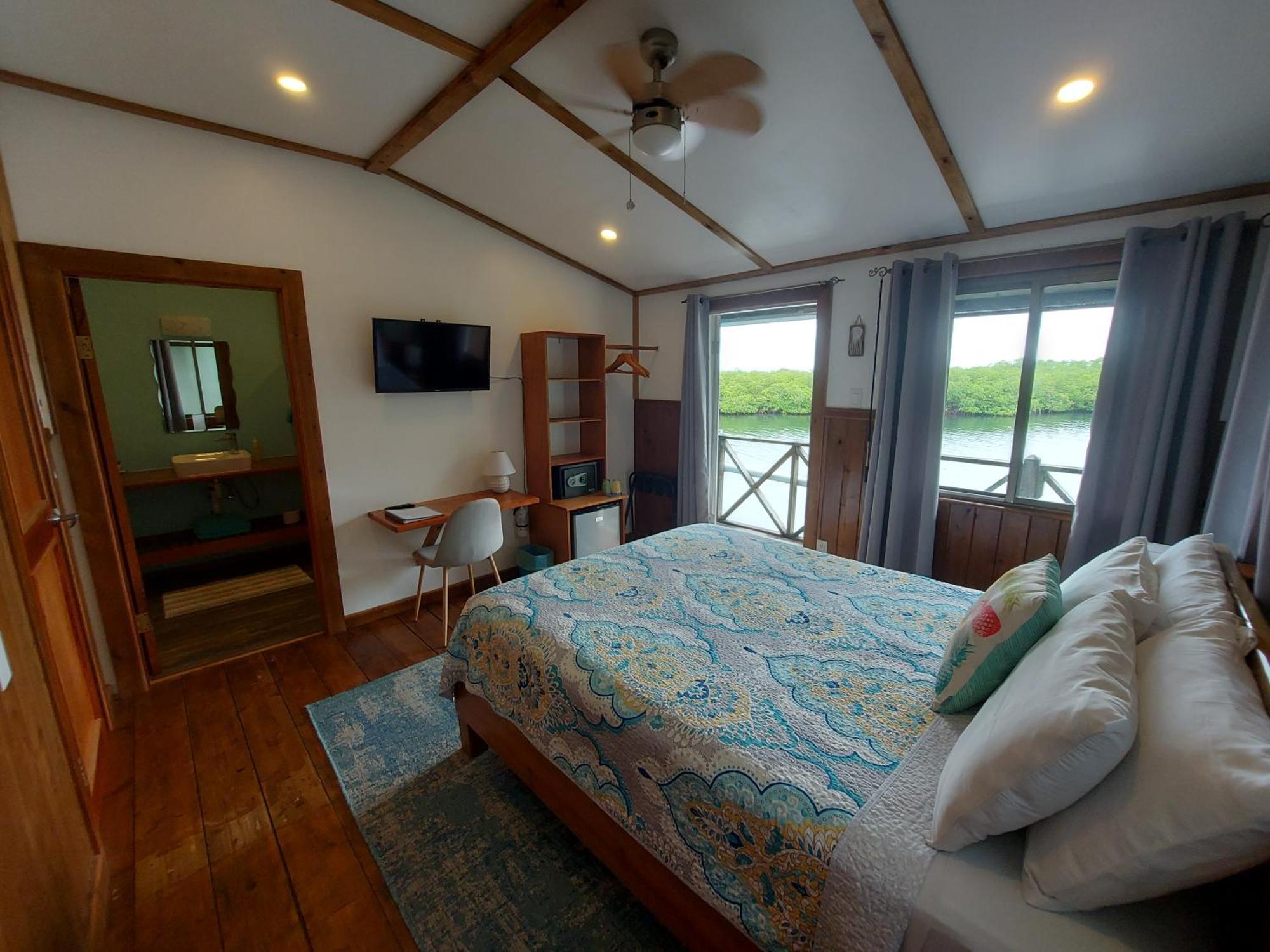 The Sunsetter Bed & Breakfast Bocas Town Luaran gambar
