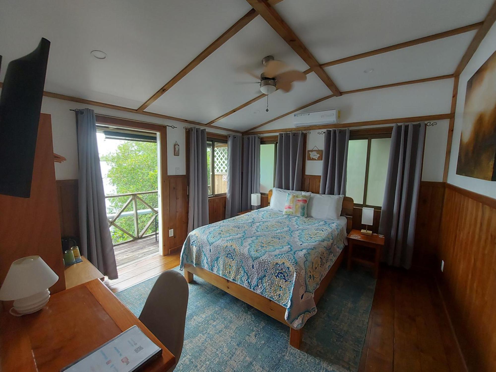 The Sunsetter Bed & Breakfast Bocas Town Luaran gambar